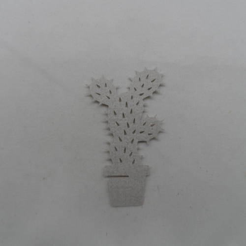 N°482  d'un cactus en papier tapisserie gris  découpage fin