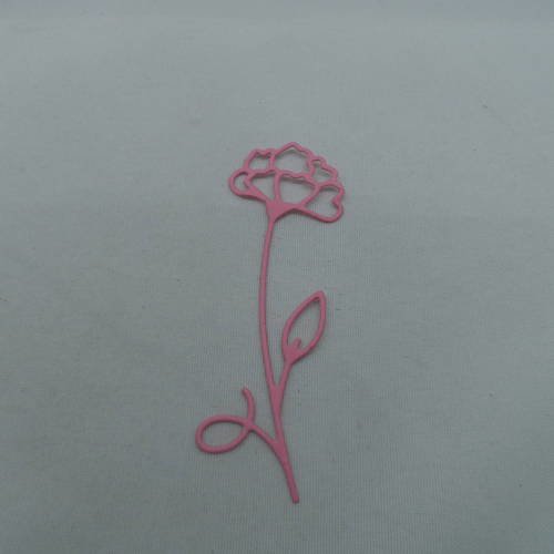 N°805  jolie fleur n°2 fine  en papier rose foncé  découpage fin