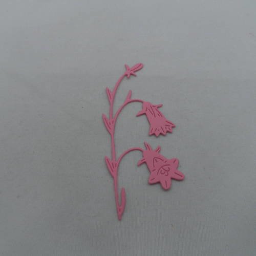 N°807  jolie fleur n°4 fine  en papier rose    découpage fin