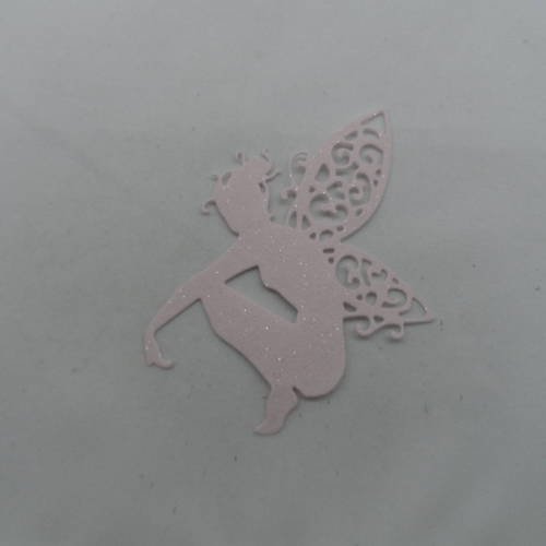 N°640 jolie fée  papillon accroupie  en papier tapisserie rose  à paillette découpage fin