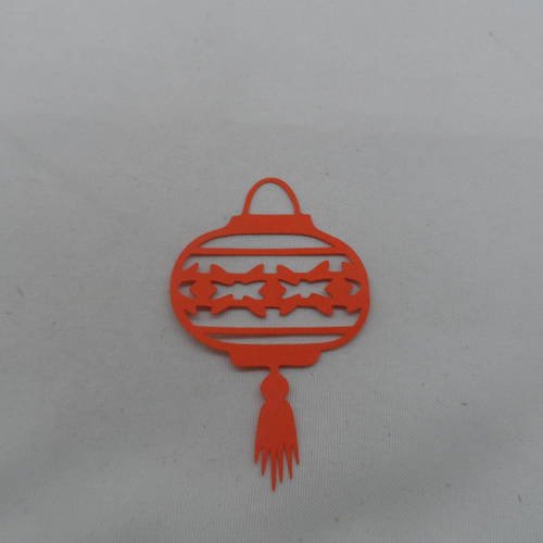 N°814 lanterne chinoise  en papier orange   découpage fin 