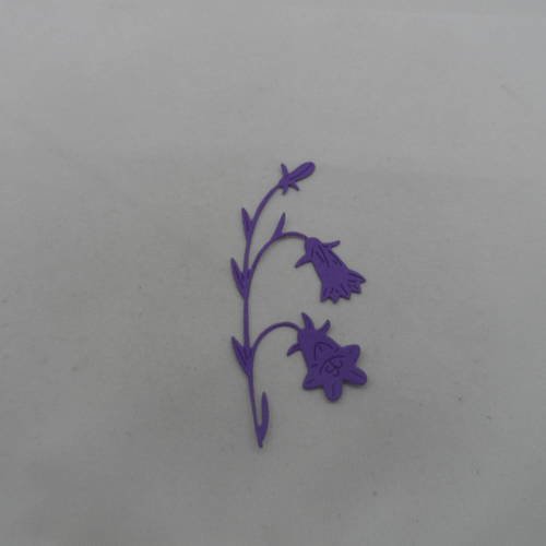 N°807  jolie fleur n°4 fine  en papier violet  + foncé  découpage fin