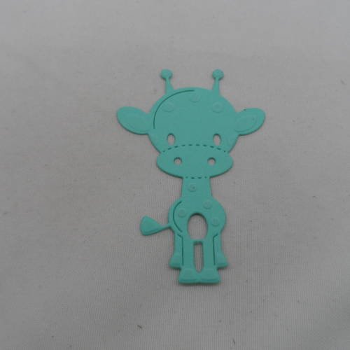 N°669 jolie petite girafe  en papier vert "menthe"  découpage fin et gaufrage 