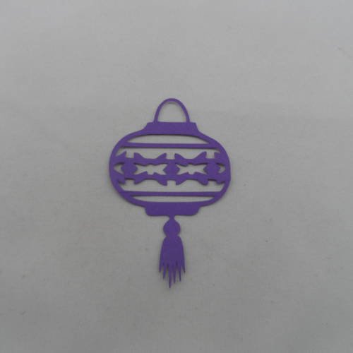 N°814 lanterne chinoise  en papier violet découpage fin