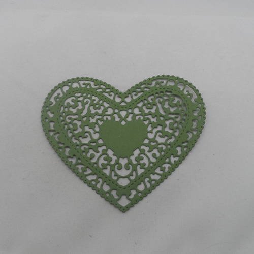 N°652  d'un grand cœur style "napperon"  en papier vert kaki découpage fin 