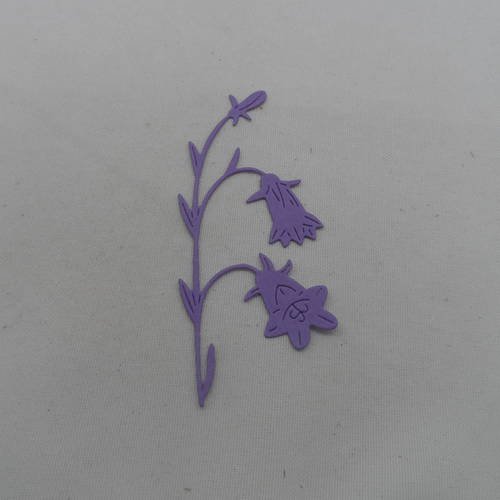 N°807  jolie fleur n°4 fine  en papier violet   découpage fin