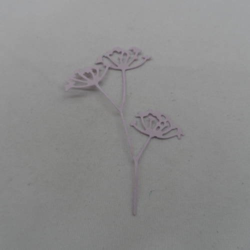 N°806  jolie fleur n°3 fine  en papier violet clair  découpage fin