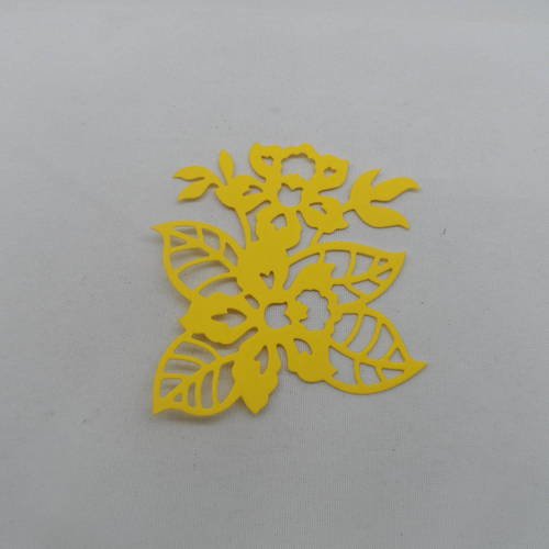 N°282 fleur jonquille  en papier jaune n°1 découpage  fin 