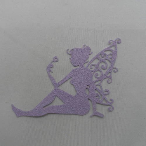N°650 jolie fée  papillon  assise  avec une fleur   en papier tapisserie  violet   découpage fin