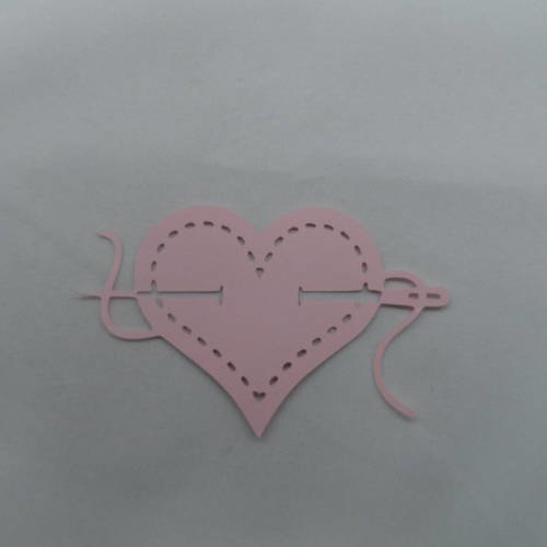 N°774 cœur "couture" avec aiguille  en papier  rose découpage 