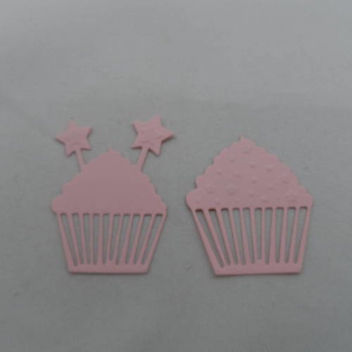 N°664 lot de deux gâteaux muffins   en papier rose clair découpage fin et gaufrage 
