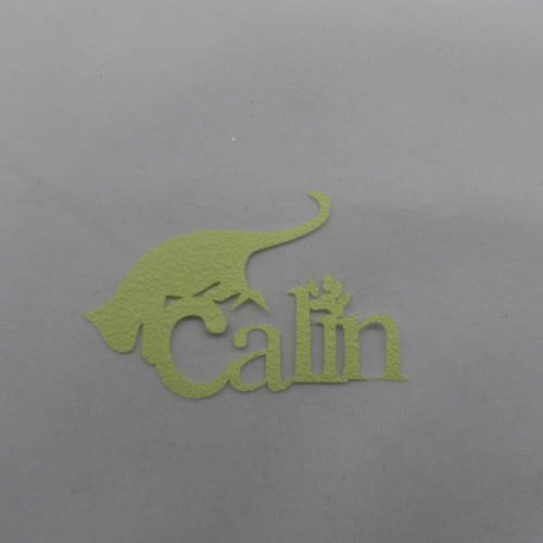 N°734 du mot câlin  n°2 en papier tapisserie vert clair  avec un chat et une empreinte  découpage