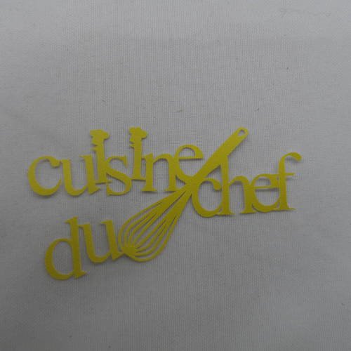N°730 mot cuisine du chef  en papier tapisserie jaune moutarde  avec un fouet et deux petites toques 