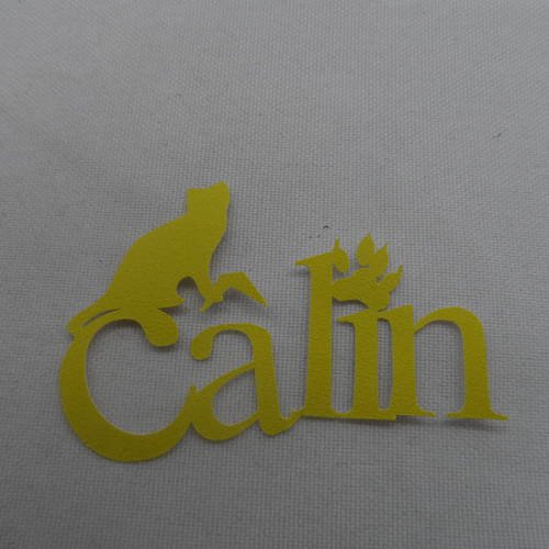 N°733 du mot câlin  n°1 en papier tapisserie jaune moutarde avec un chat et une empreinte  découpage