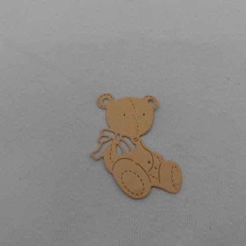N°665 adorable petit ourson   en papier marron clair découpage fin et gaufrage