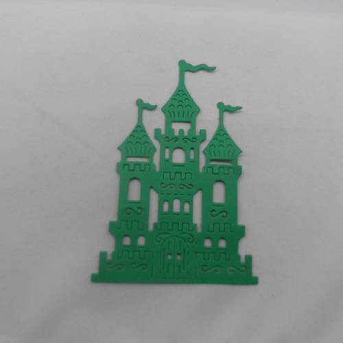 N°653 d'un grand château à trois donjons  en papier vert foncé  découpage fin 