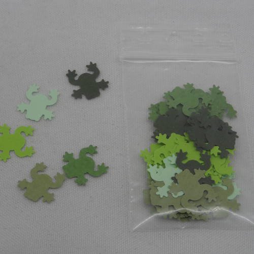 N°557 lot de 50 minis grenouilles   en papier camaïeu de  vert    pour  embellissement 