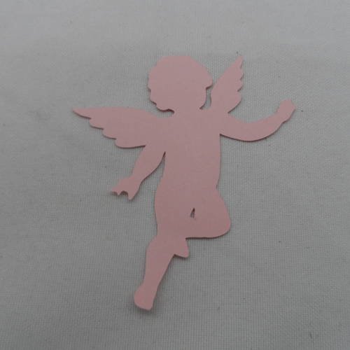 N°677 joli petit ange   en papier rose  découpage fin 