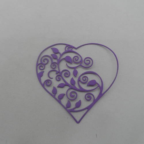 N°630  d'un joli cœur évidé "feuillage"  en papier violet  découpage fin 