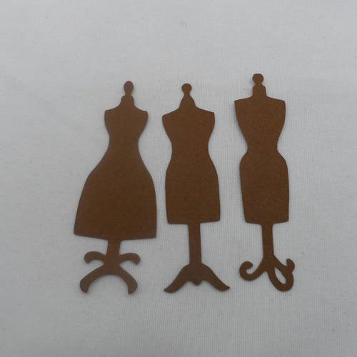 N°698 d'un  lot de trois mannequins différents  en papier  marron  découpage fin