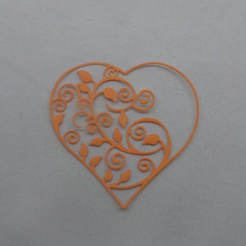 N°630  d'un joli cœur évidé "feuillage"  en papier orange    découpage fin 