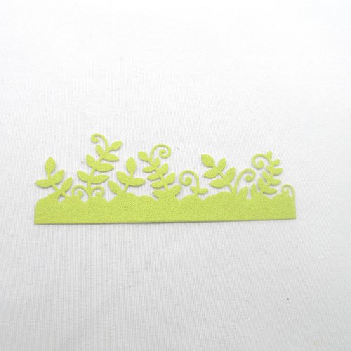 N°616 jolie bordure en feuillage  en papier  tapisserie vert anis   gaufrage  découpage  fin