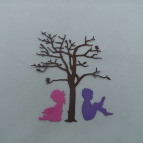 N°609 d'un arbre un petit garçon et une petite fille  avec un livre  en papier marron fuchsia violet
