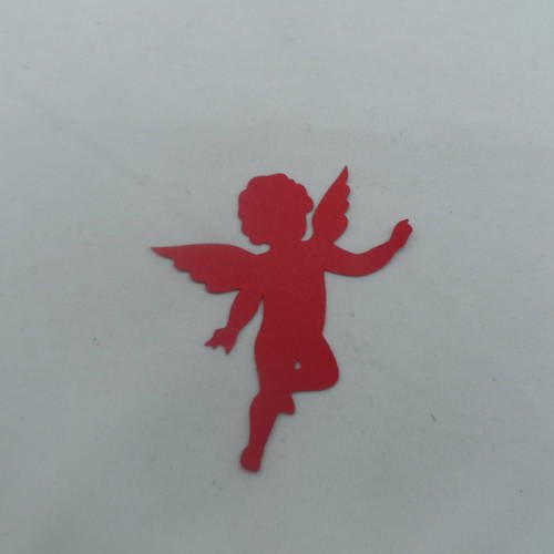 N°677 joli petit ange   en papier rouge  découpage fin 