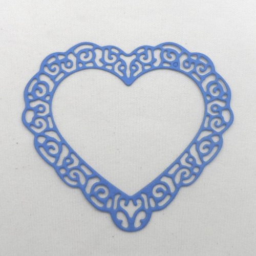 N°638 d'un joli cœur évidé  en papier bleu n°1 découpage fin