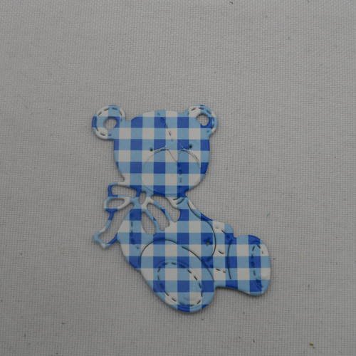 N°665 adorable petit ourson   en papier vichy bleu et blanc découpage fin et gaufrage
