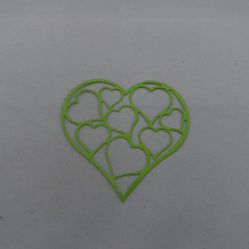 N°484 d'un cœur remplis de cœurs  en papier vert "anis"  découpage fin 