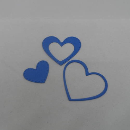 N°639 d'un lot de trois  cœurs   en papier bleu foncé   découpage