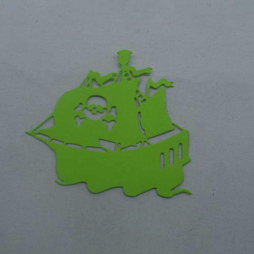 N°654 bateau pirate en papier vert "anis"  découpage  fin 