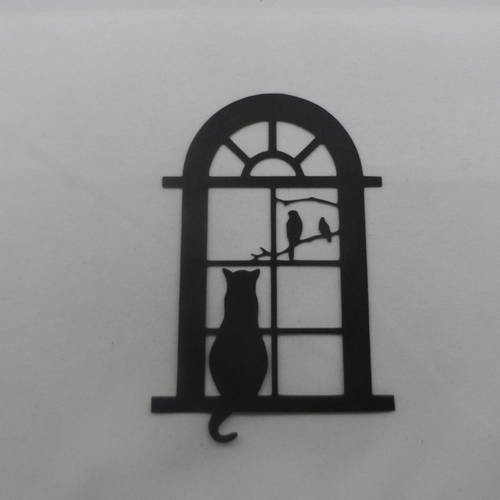 N°674 d'un  chat à la fenêtre avec branche d'oiseaux   en papier  noir  découpage fin