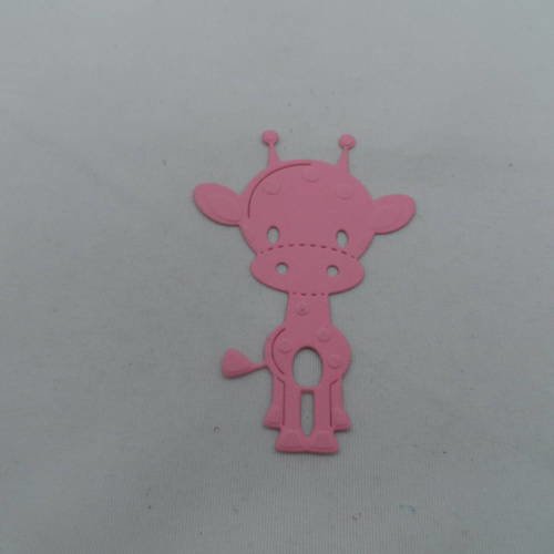 N°669 jolie petite girafe  en papier rose   découpage fin et gaufrage 