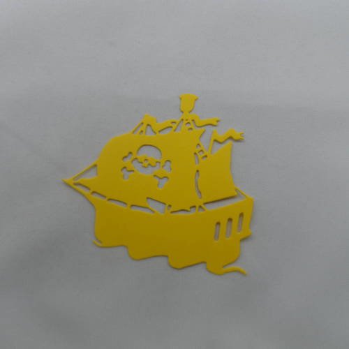 N°654 bateau pirate en papier jaune   découpage  fin 