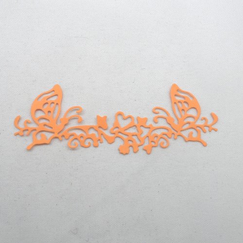 N°647 d'une jolie "frise" papillon cœur "feuillage"  en papier orange   découpage fin