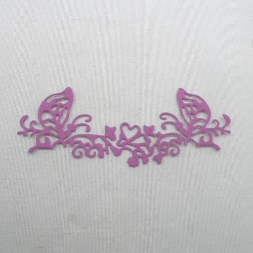 N°647  d'une jolie "frise" papillon cœur "feuillage"  en papier violet parme   découpage fin