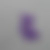 N°665 adorable petit ourson   en papier violet  découpage fin et gaufrage
