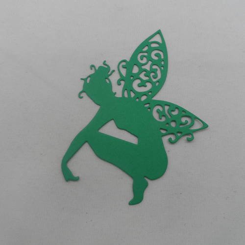 N°640 jolie fée  papillon accroupie  en papier vert foncé découpage fin