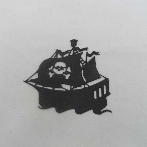 N°654 bateau pirate en papier noir  découpage  fin 