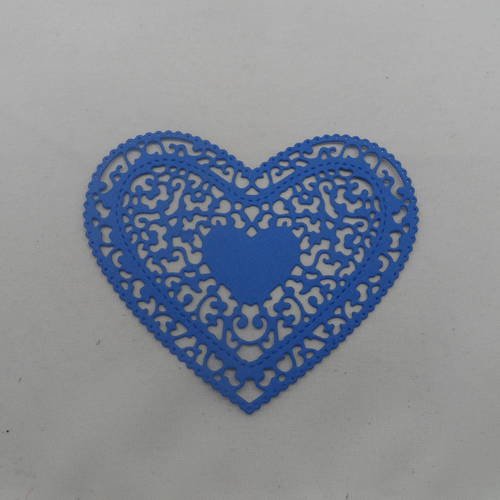 N°652  d'un grand cœur style "napperon"  en papier bleu foncé découpage fin 