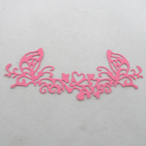 N°647  d'une jolie "frise" papillon cœur "feuillage"  en papier rose foncé  découpage fin