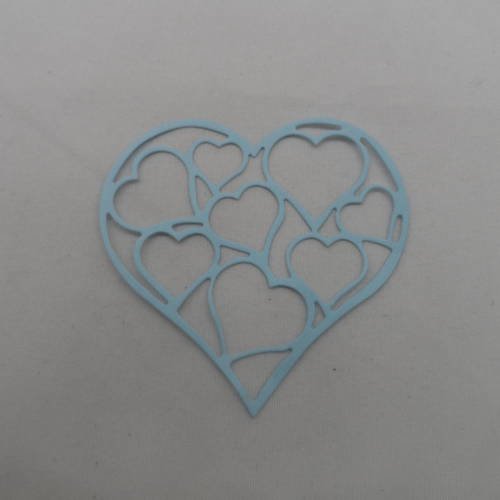 N°484  d'un cœur remplis de cœurs  en papier bleu ciel découpage fin 