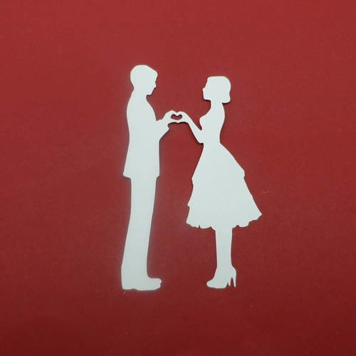 N°641 d'un couple avec leurs mains forment un cœur   en papier  blanc embellissement