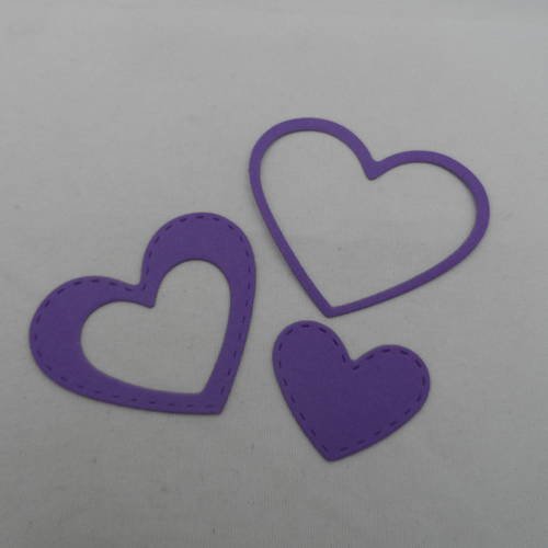 N°639 d'un lot de trois  cœurs   en papier violet découpage