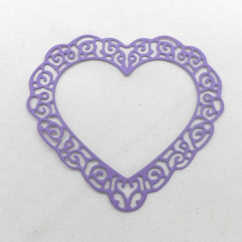 N°638 d'un joli cœur évidé  en papier violet découpage fin