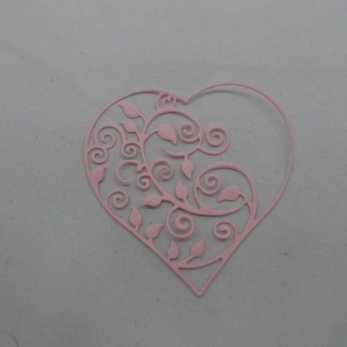 N°630  d'un joli cœur évidé "feuillage"  en papier rose   découpage fin 