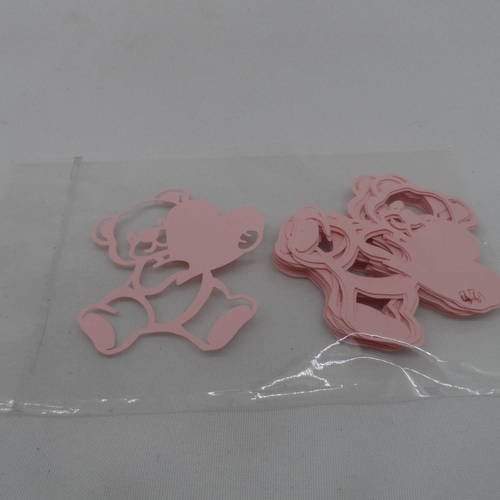 N°1  lot de 25 oursons avec un cœur  en papier rose  découpage  fin