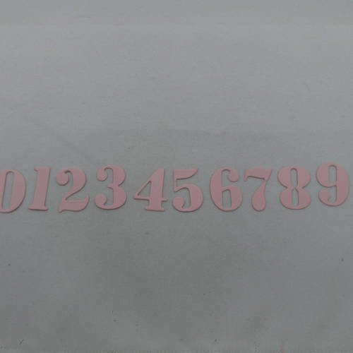 N°626 chiffre de zéro à neuf vendu à l'unité  en papier rose clair  découpage